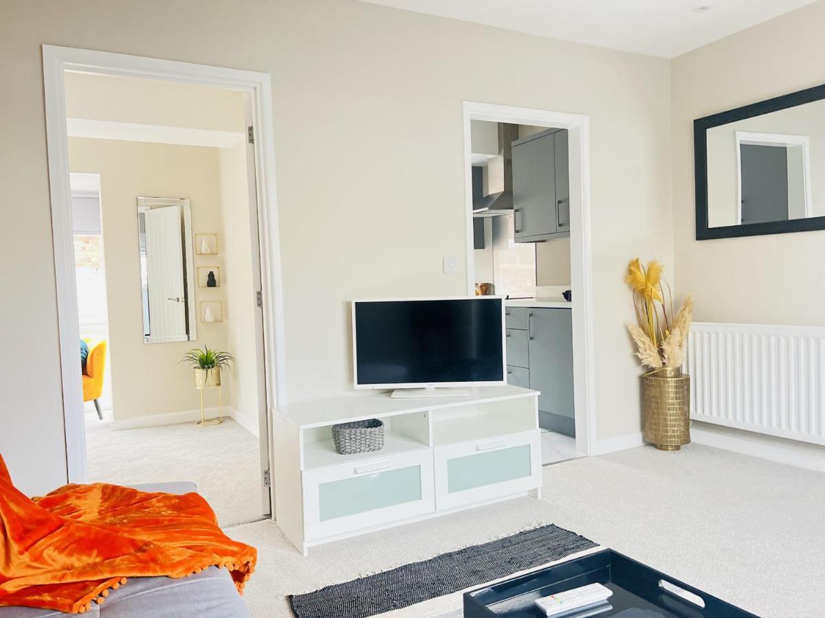 Brand New 1 Bed With Sofabed, Private Patio & Electric Parking Bay, 5Min Walk To Racing & Main Strip Long Stay Work Contractor Leisure - Amber ニューマーケット エクステリア 写真